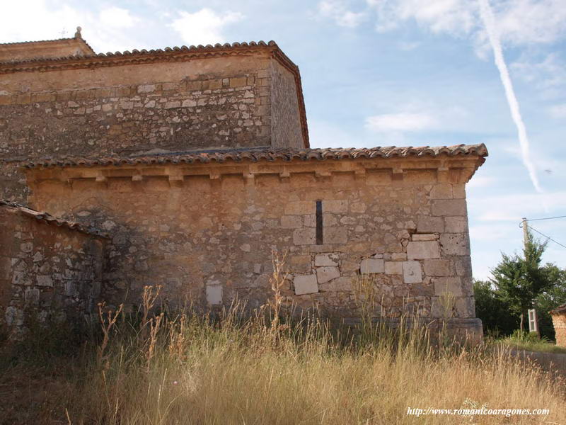 LADO NOROESTE DEL TEMPLO, CON LO QUE DEBIÓ SER GALERÍA
